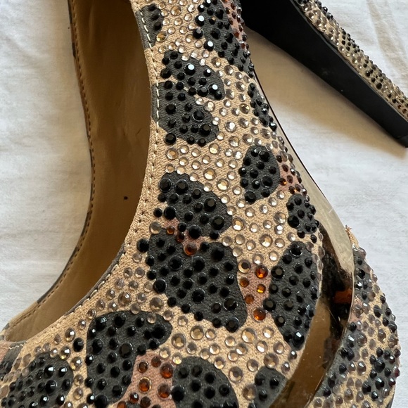 gianni bini platform leopard print heels size 9 - Picture 10 of 10